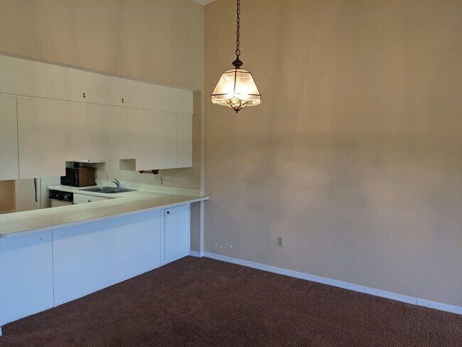 Building Photo - 3035 Finsterwald Dr