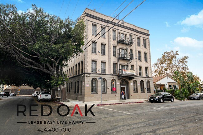 Building Photo - 5600 Fernwood Ave