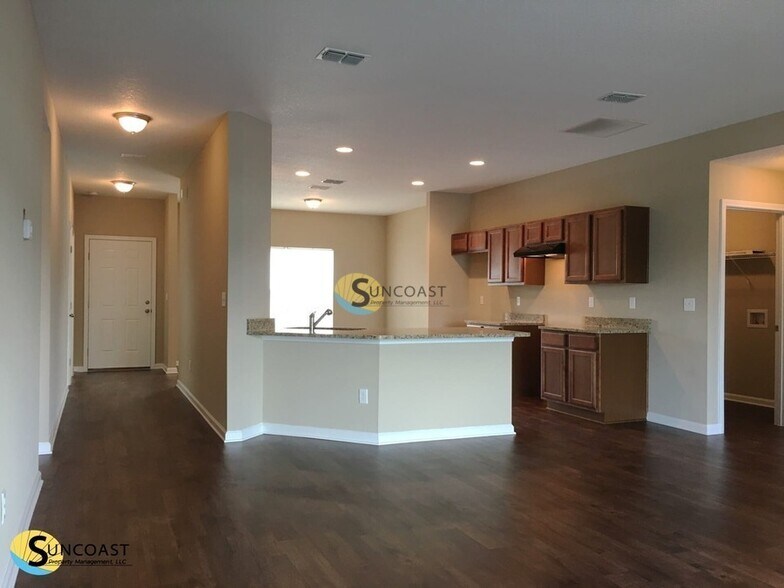 Building Photo - 8175 Golden Bamboo Dr