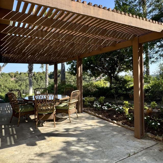 Building Photo - 2848 Los Alisos S