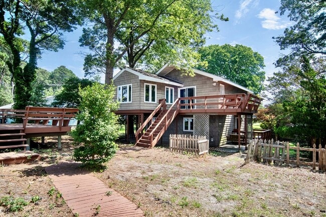 Building Photo - 12182 Heron Dr