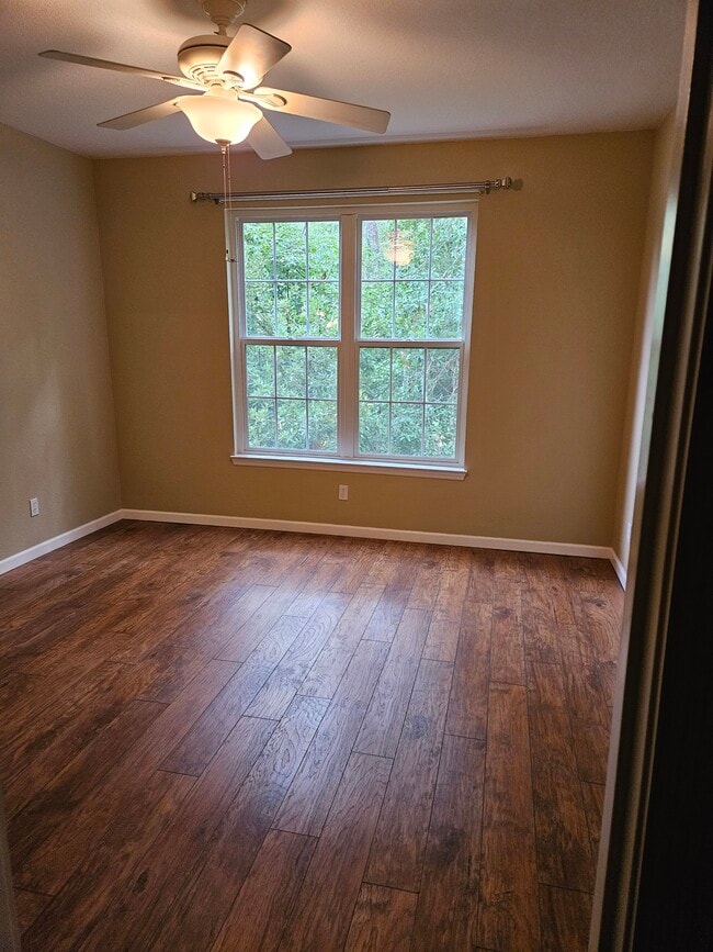 Building Photo - 13810 Sutton Park Dr N
