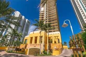 Building Photo - 16275 Collins Ave