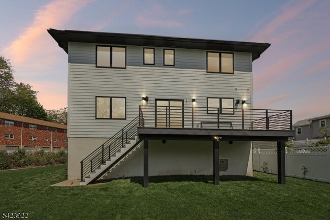 Building Photo - 51 Albany Ave
