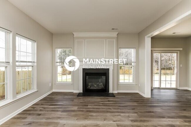 Building Photo - 4 Bedroom Pet-Friendly Home in Mooresville, NC with Main Street Renewal