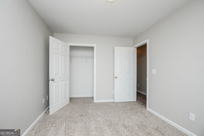 Building Photo - 137 Highland Falls Dr