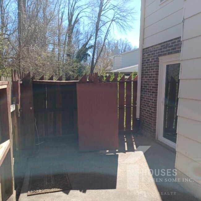 Building Photo - 55 Summercreek Dr
