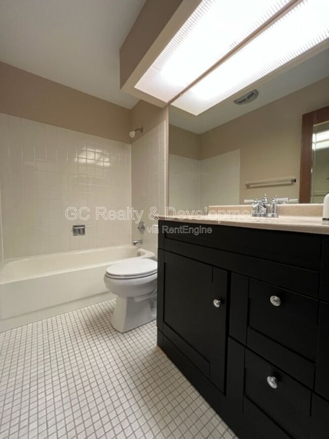 Building Photo - 950 E Wilmette Rd