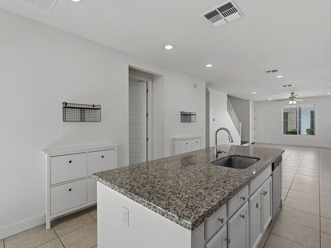 Building Photo - 4910 S Tune