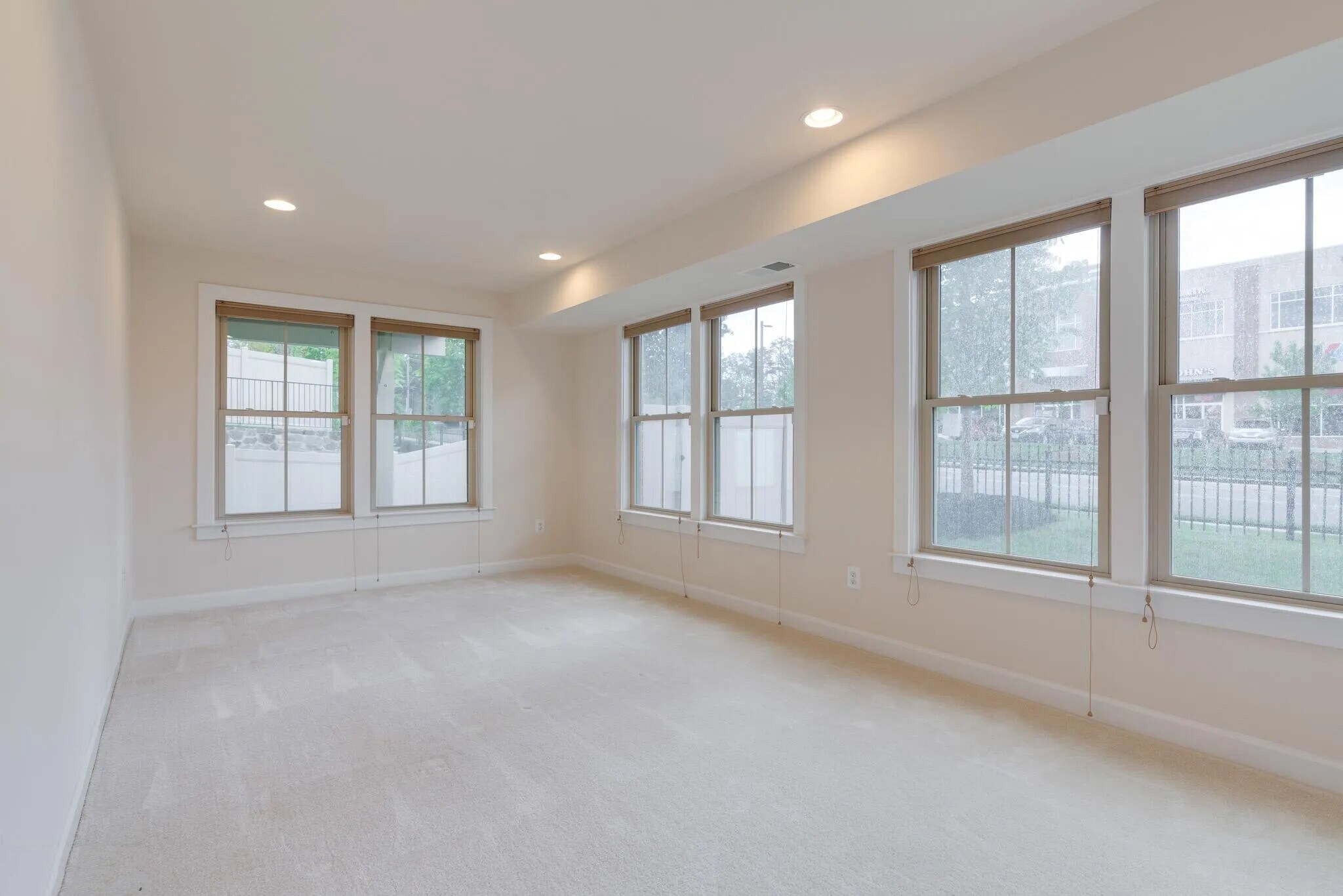 1st floor bedroom/office - 7200 Holywell Lane