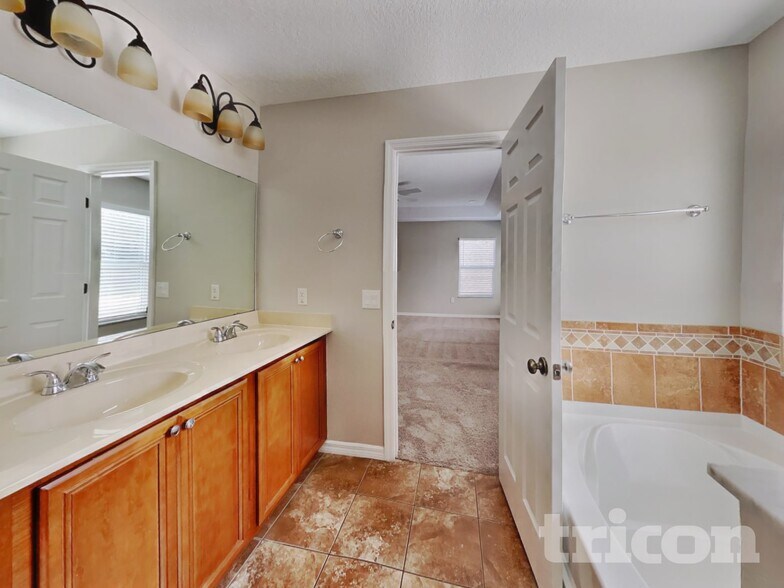 Building Photo - 4667 Caverns Dr