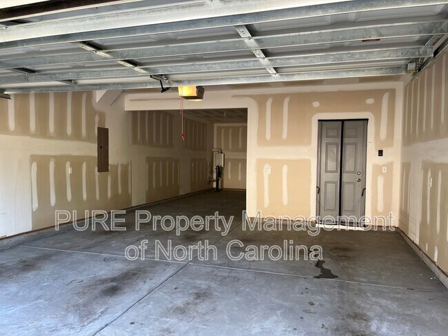 Building Photo - 5302 Tilley Manor Dr