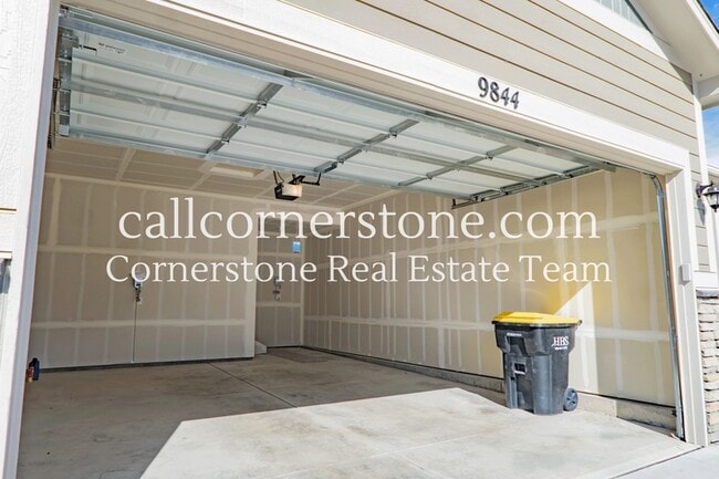 Building Photo - 9844 Cronin St