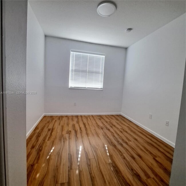 Building Photo - 642 SW 106th Ave