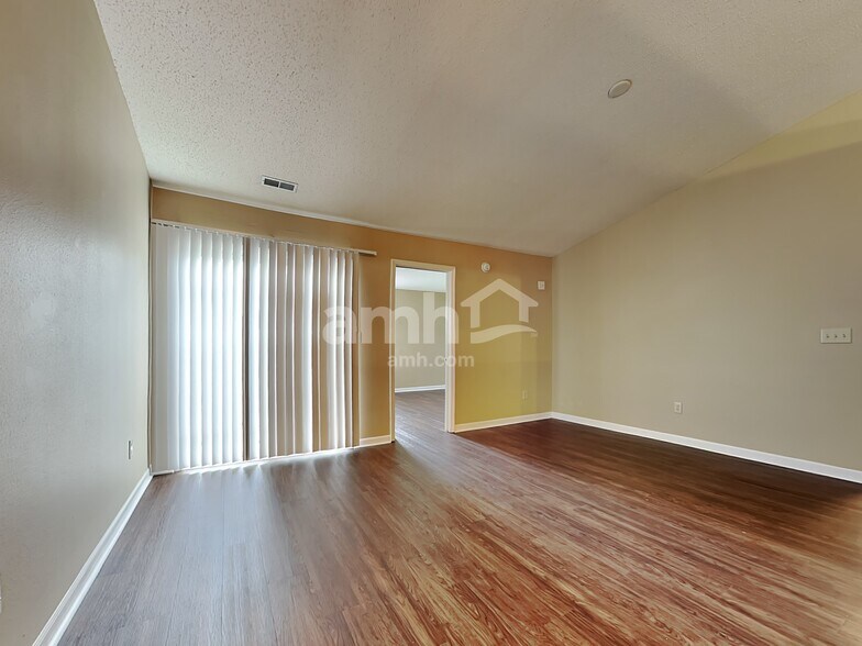 Building Photo - 15260 Fawn Meadow Dr