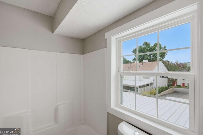 Building Photo - 218 Mill Creek Pl