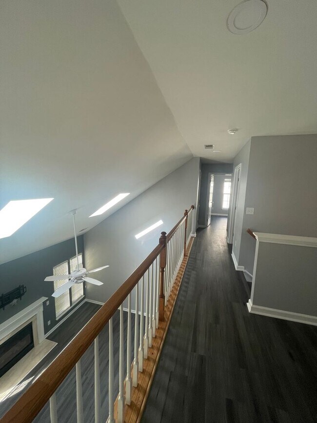 Building Photo - Lovely 3 Bedroom Home in Greer Near Gibb S...