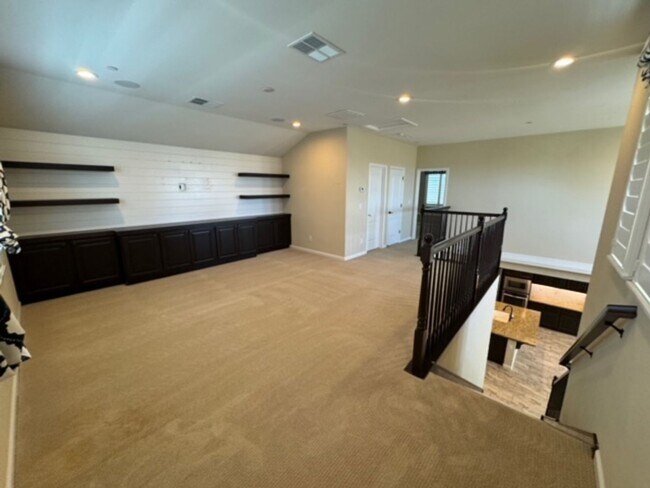 Building Photo - 2706 Chuckwagon Ln