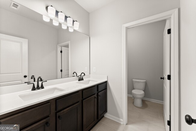 Building Photo - 4656 Silver Oak Dr SW
