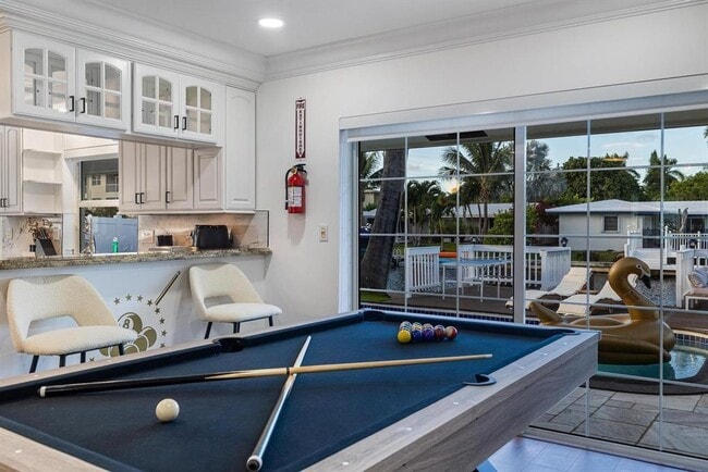 Building Photo - 1419 NE 57th St