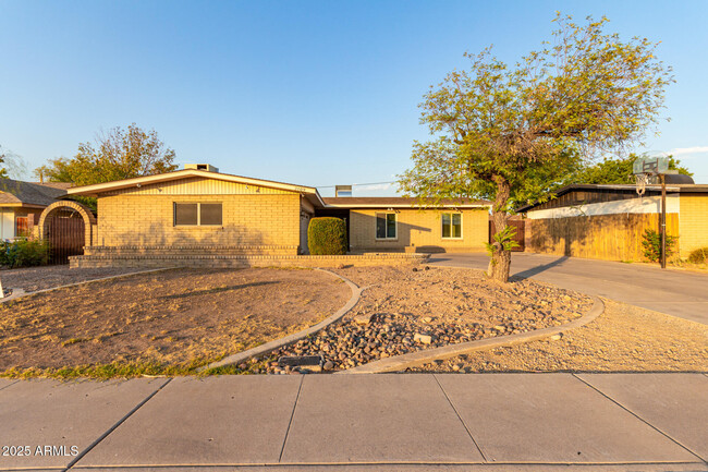 Building Photo - 2109 S Stanley Pl