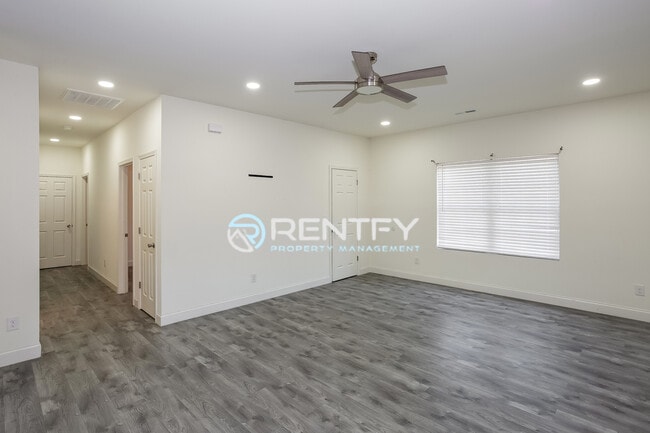 Building Photo - 119 Walnut St