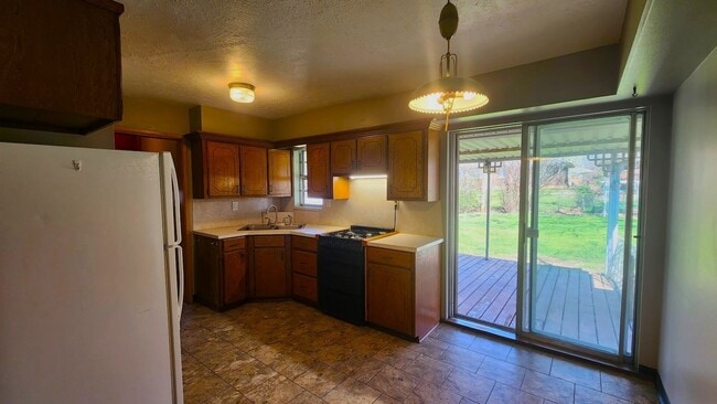 Building Photo - Darling 3 Bed 1.5 Bath 1 Car Garage in the Country Estates Addn Midwest City