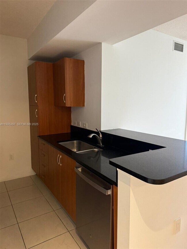 Building Photo - 18800 NE 29th Ave