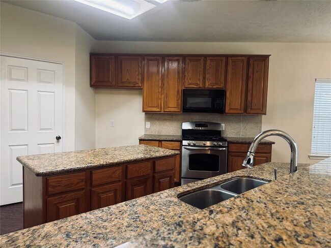 Building Photo - 3623 Pine Valley Dr