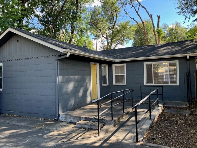 Building Photo - 322 Park Ln