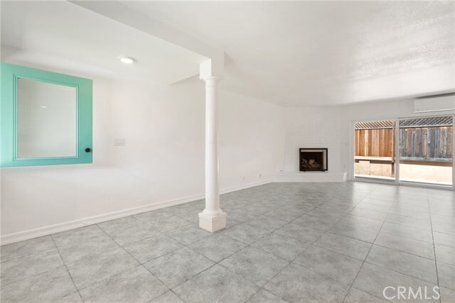 Building Photo - 384 16th Pl