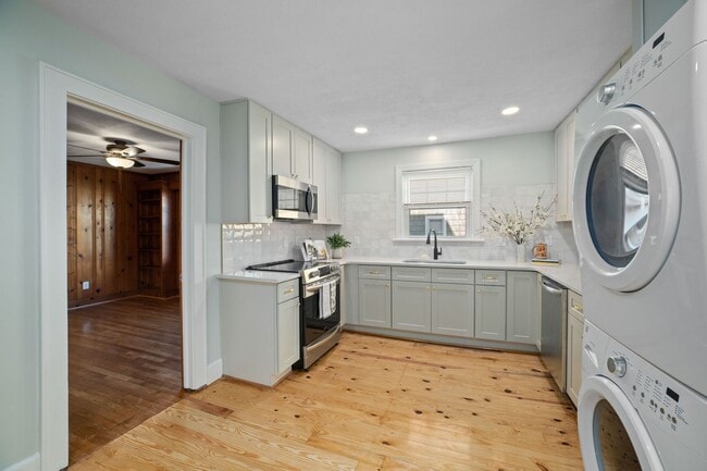 Building Photo - COMPLETELY RENOVATED 5BR/2.5BA with Office...