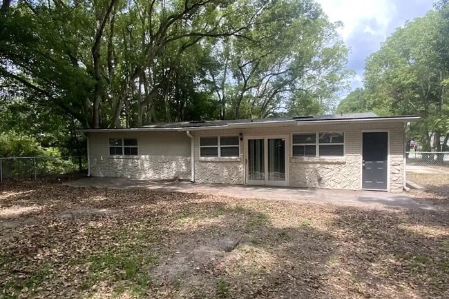 Building Photo - 4463 Melvin Cir E
