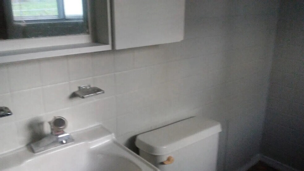 Building Photo - 3351 N Kinser Pike