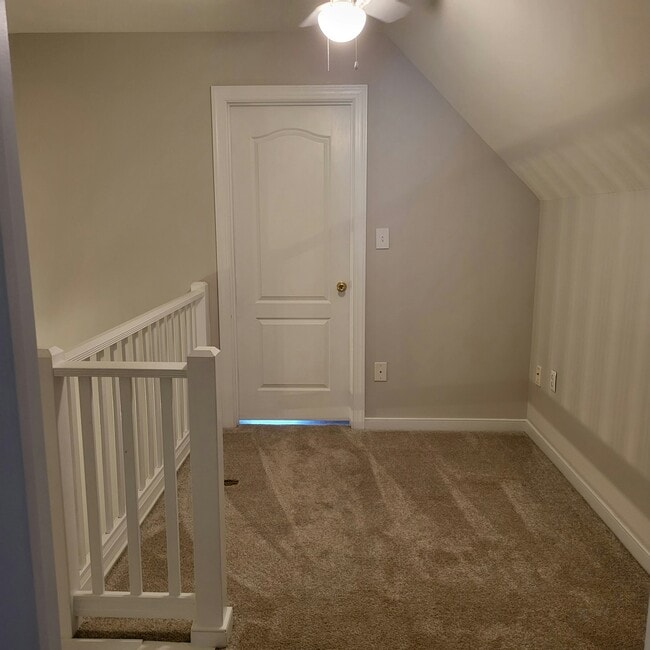 Building Photo - 12302 Hillcreek Cir