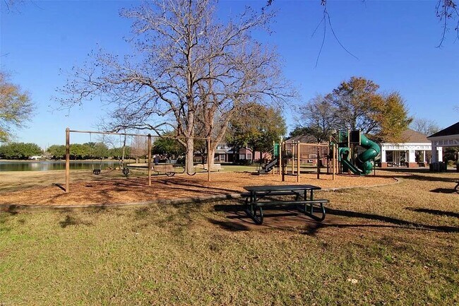 Building Photo - 635 Presley Way