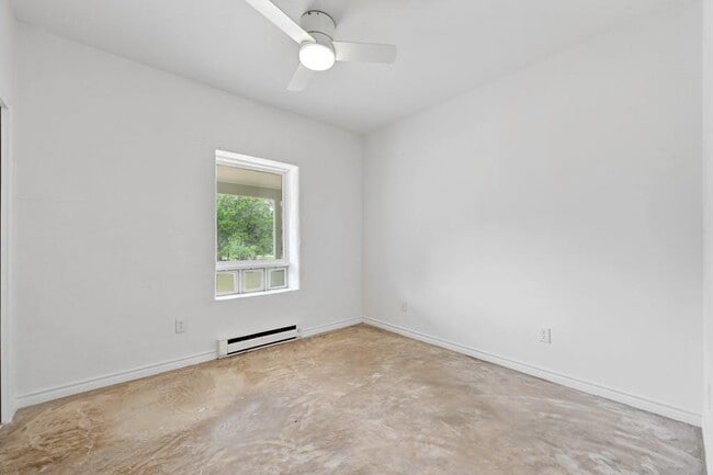 Building Photo - 107 Concord Cir