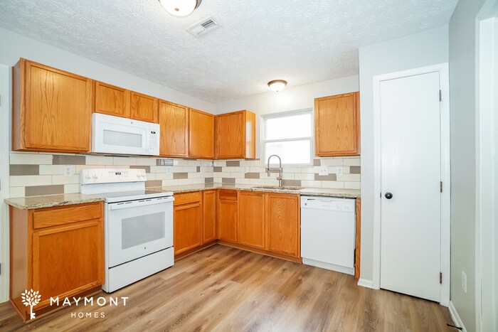 Building Photo - 5389 Blanchard Dr