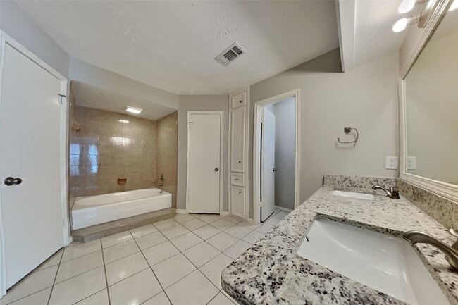 Building Photo - 19022 White Candle Dr