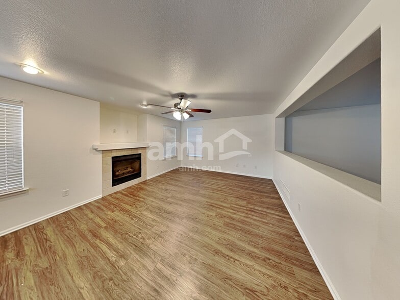 Building Photo - 5479 S Shawnee Way