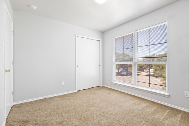 Building Photo - 3 Bedroom/2 1/2 Bath Wildhorse Subdivision