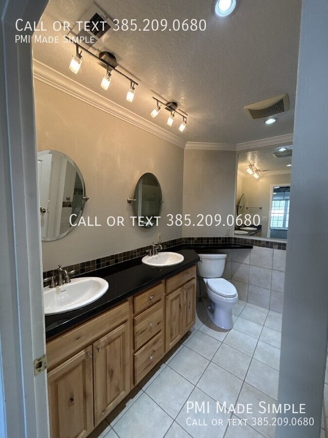 Building Photo - Fantastic 3-Bedroom Townhome in Provo