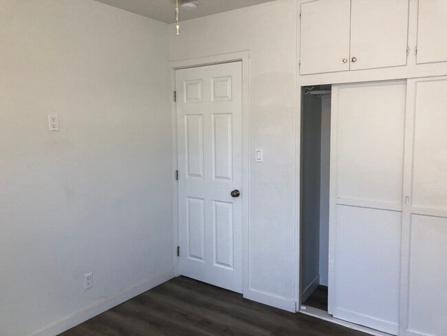 Building Photo - *10th Street