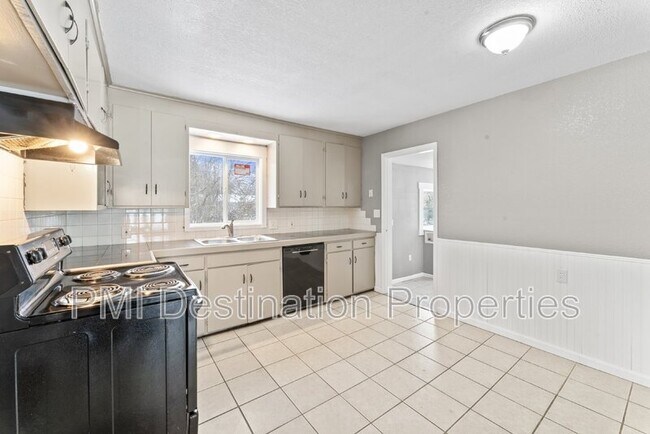 Building Photo - 1503 W 21st Terrace