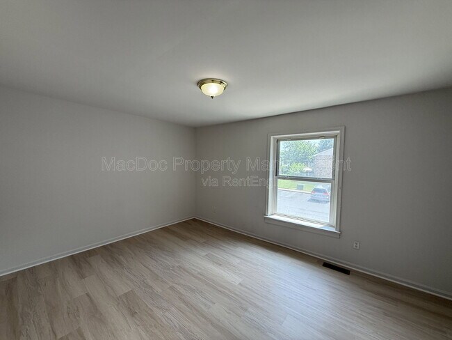 Building Photo - 809 Denton Cir