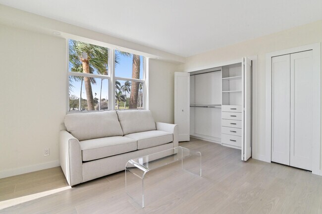 Building Photo - 2600 N Flagler Dr