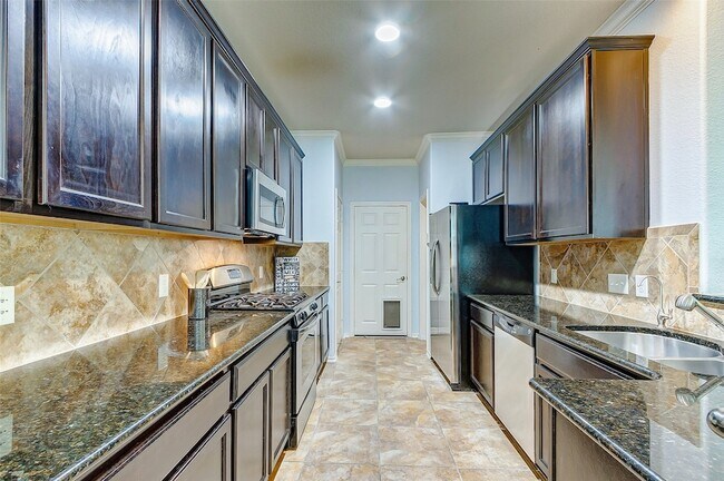 Building Photo - 6451 Calgary Woods Ln