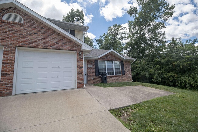 Building Photo - 5319 Godas Cir