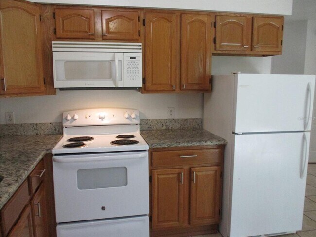 Building Photo - 1048 SW 6th Dr