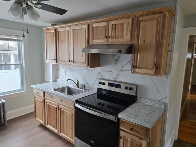 Building Photo - 89 Centre St